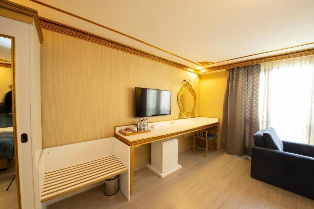 Phosphorion Hotel Istanboel Buitenkant foto A room at the hotel