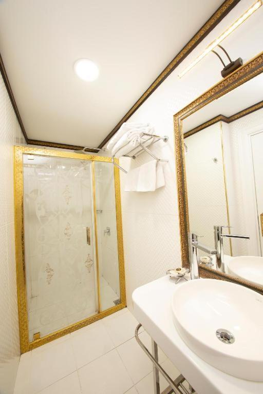 Phosphorion Hotel Istanboel Buitenkant foto Bathroom