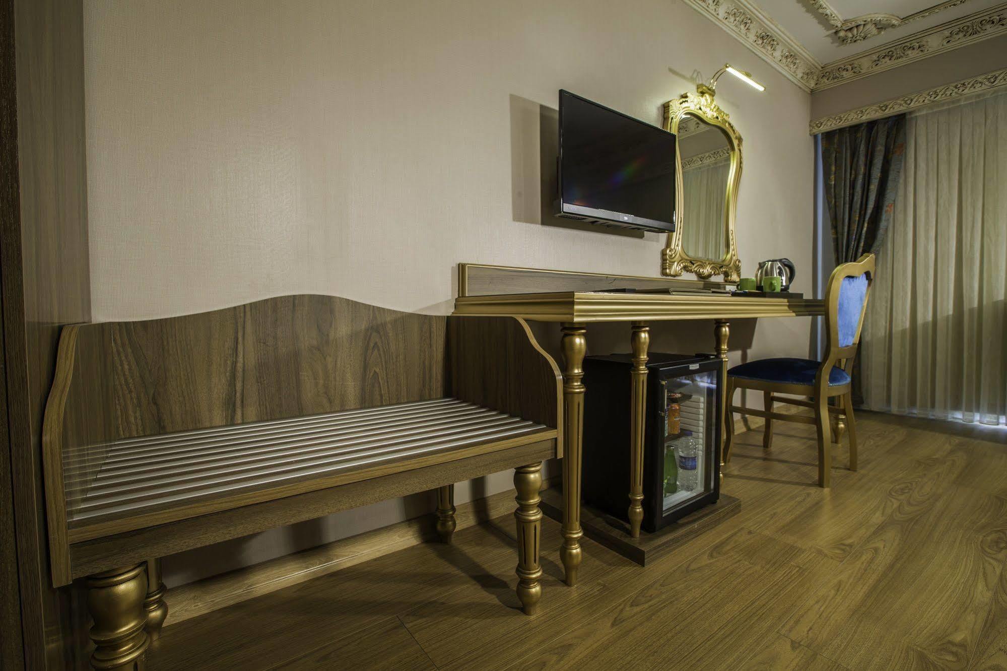 Phosphorion Hotel Istanboel Buitenkant foto A room at the hotel