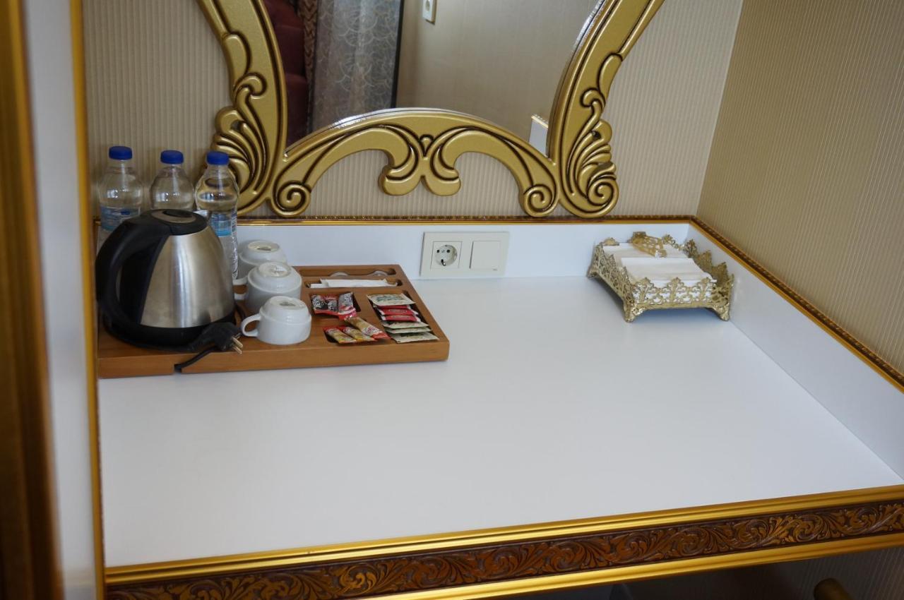 Phosphorion Hotel Istanboel Buitenkant foto A dressing table